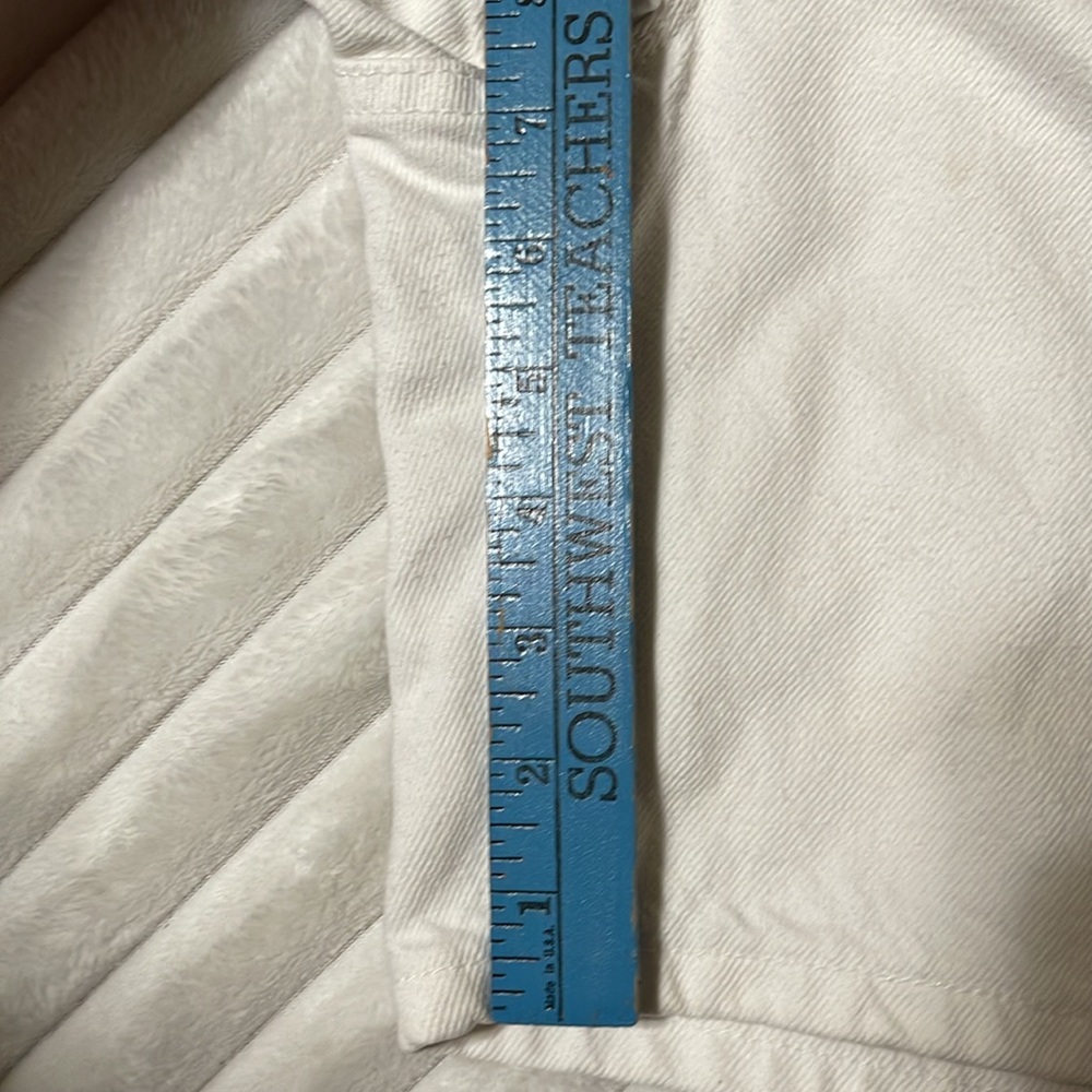 Levis 522 Vintage White Short | Size 16 - Picture 15 of 15